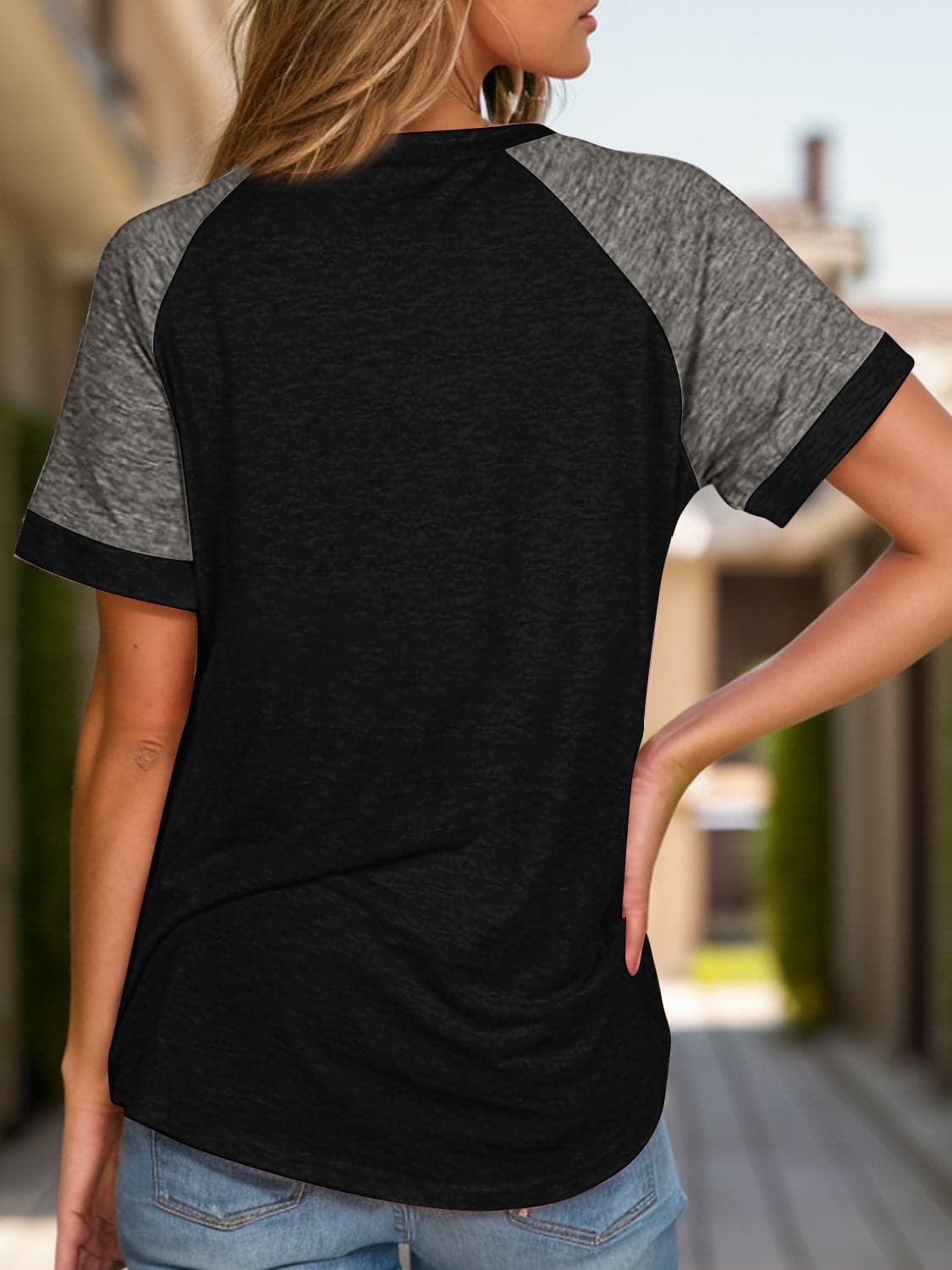 Full Size Contrast Round Neck Short Sleeve T-Shirt.