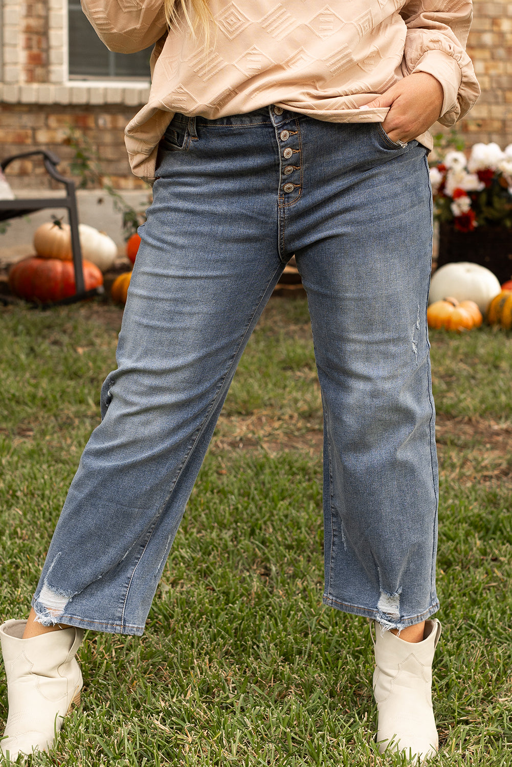 Chic grey high waist ripped jeans