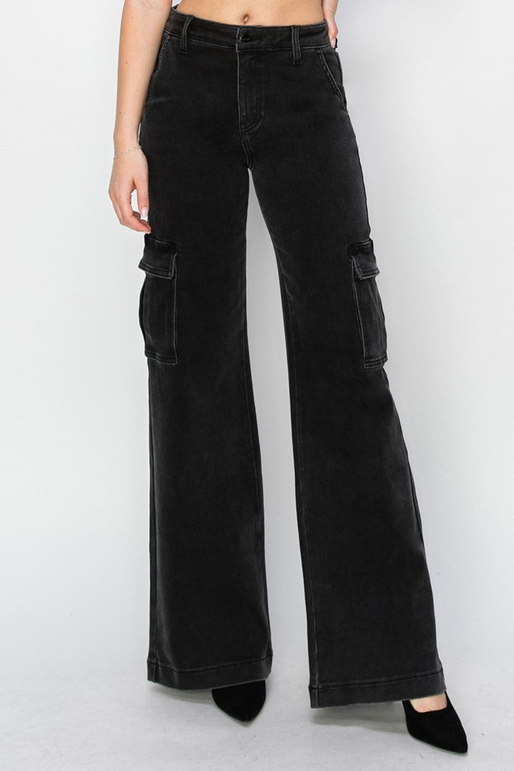 Risen Full Size High Rise Wide Leg Cargo JeansElevate Your Wardrobe with Risen Full Size High Rise Wide Leg Cargo Jeans

Experience the perfect blend of comfort and style with our Risen Full Size High Rise Wide Love Salve Risen Full Size High Rise Wide Leg Cargo JeansJeans