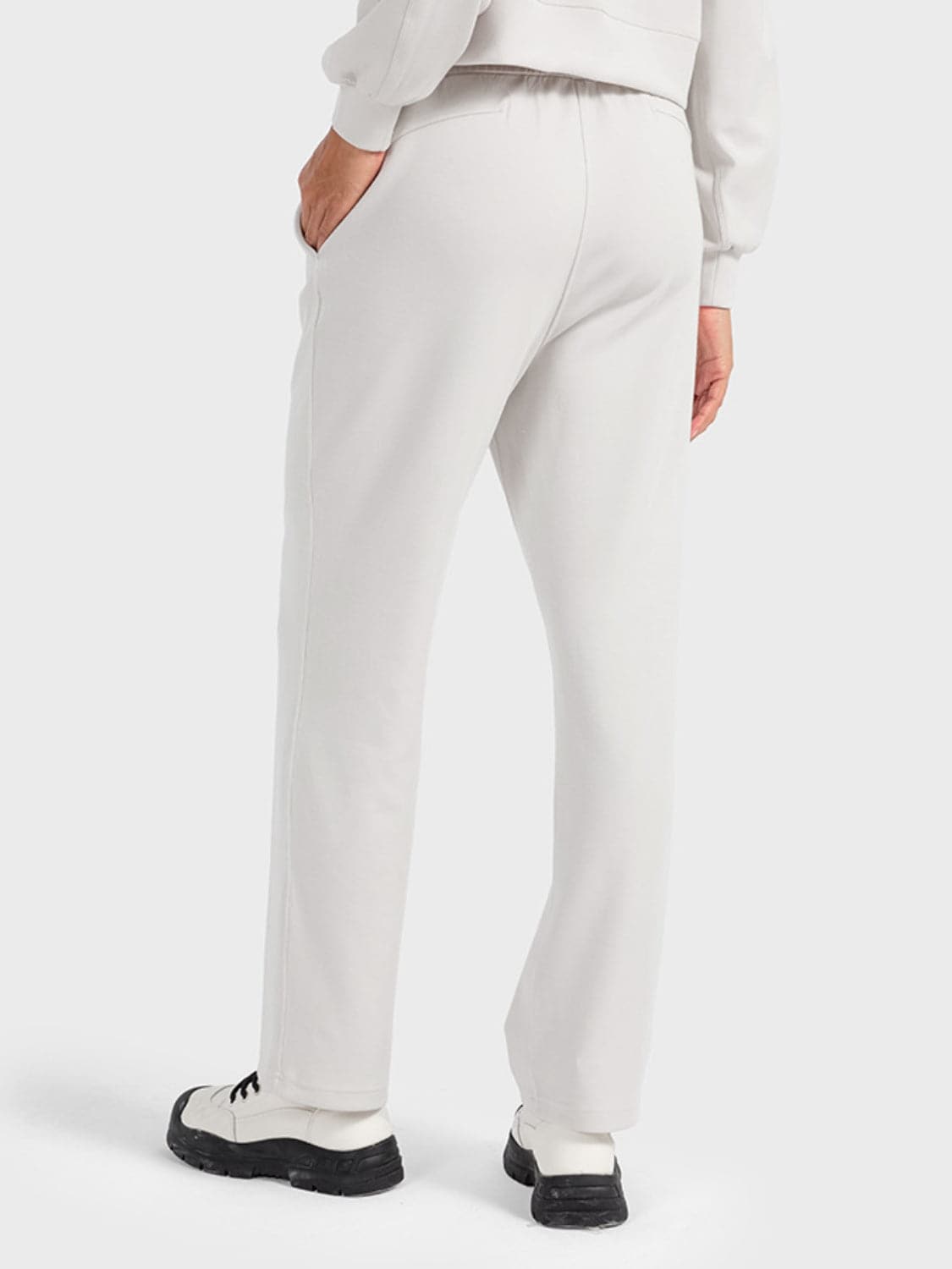 Drawstring Pocketed Sport Pants.