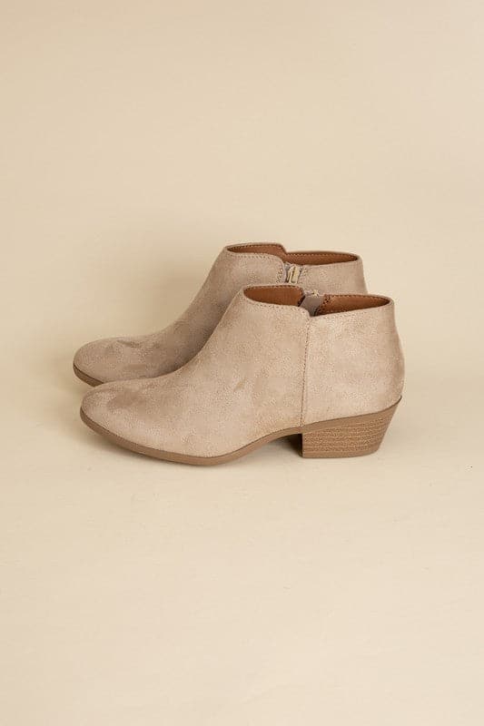 Mug Ankle Boots.