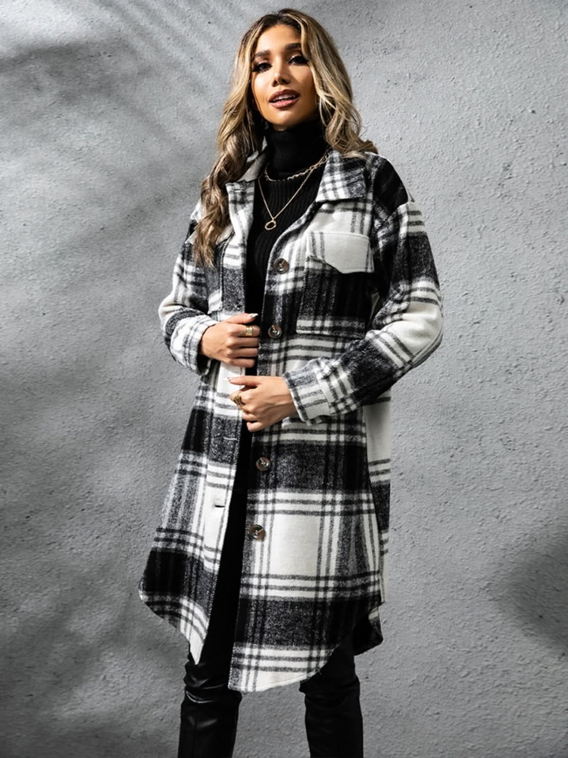 Plaid collared long sleeve coat