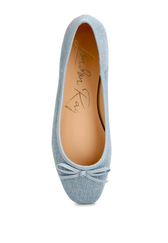 Charming denim ballerinas with bows