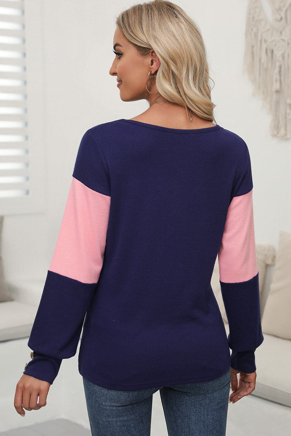 Color Block V-Neck Long Sleeve TopFeatures: Decorative Button
Sheer: Opaque
Stretch: Slightly stretchy
Material composition: 75% polyester, 20% viscose, 5% elastane
Care instructions: Machine wash coLove Salve -Neck Long Sleeve TopShirts