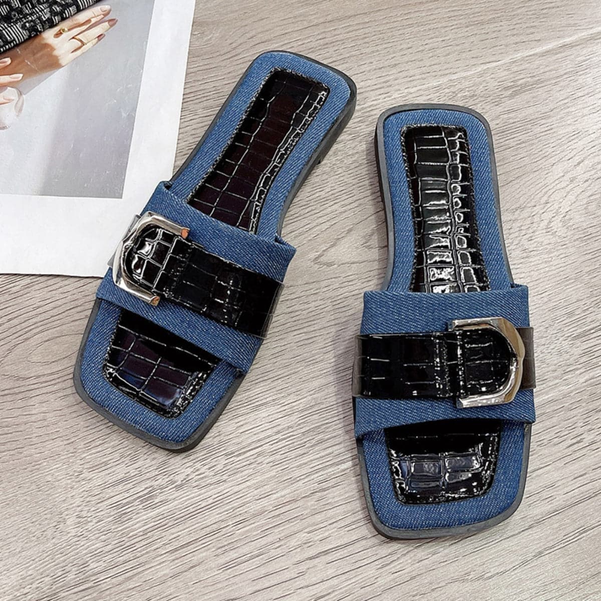 Buckle Trim Open Toe Sandals.