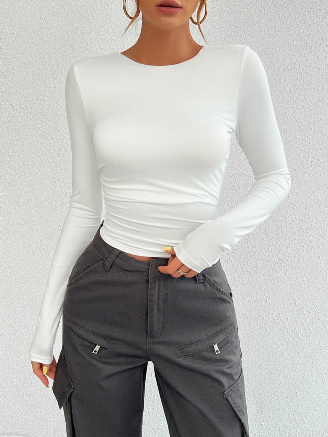 Chic backless long sleeve top with round neck