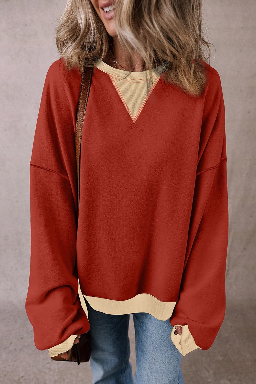 Contrast Round Neck Long Sleeve Sweatshirt.