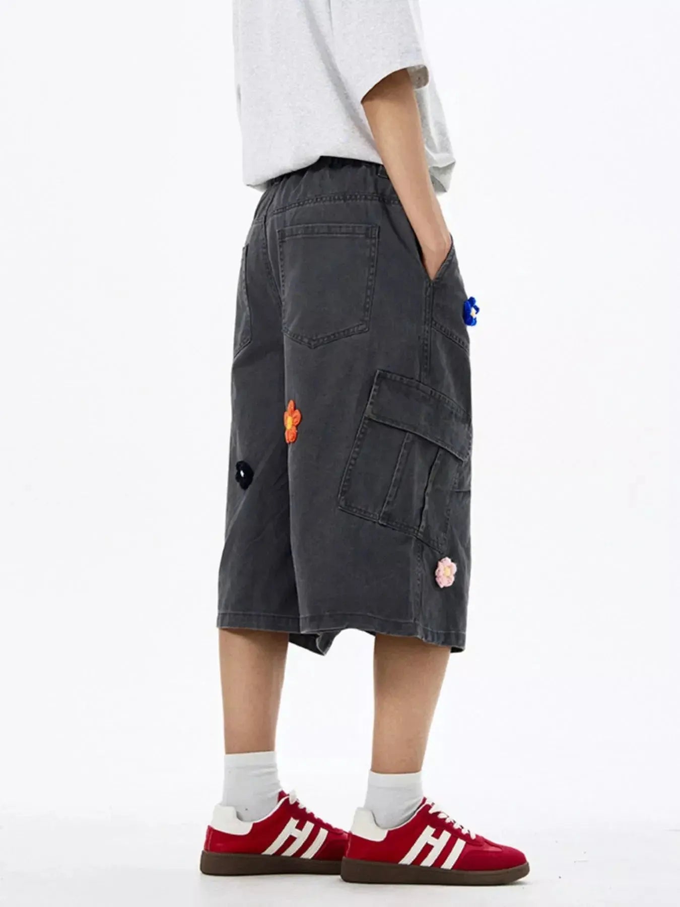 Men's Floral Appliqued Wide-Leg Cargo Shorts Simply Love