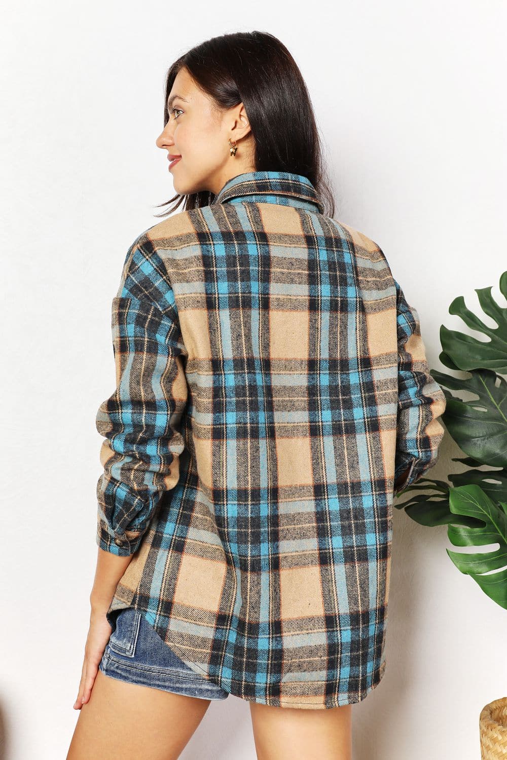 Plaid perfection curved hem shirt jacket with functional pockets