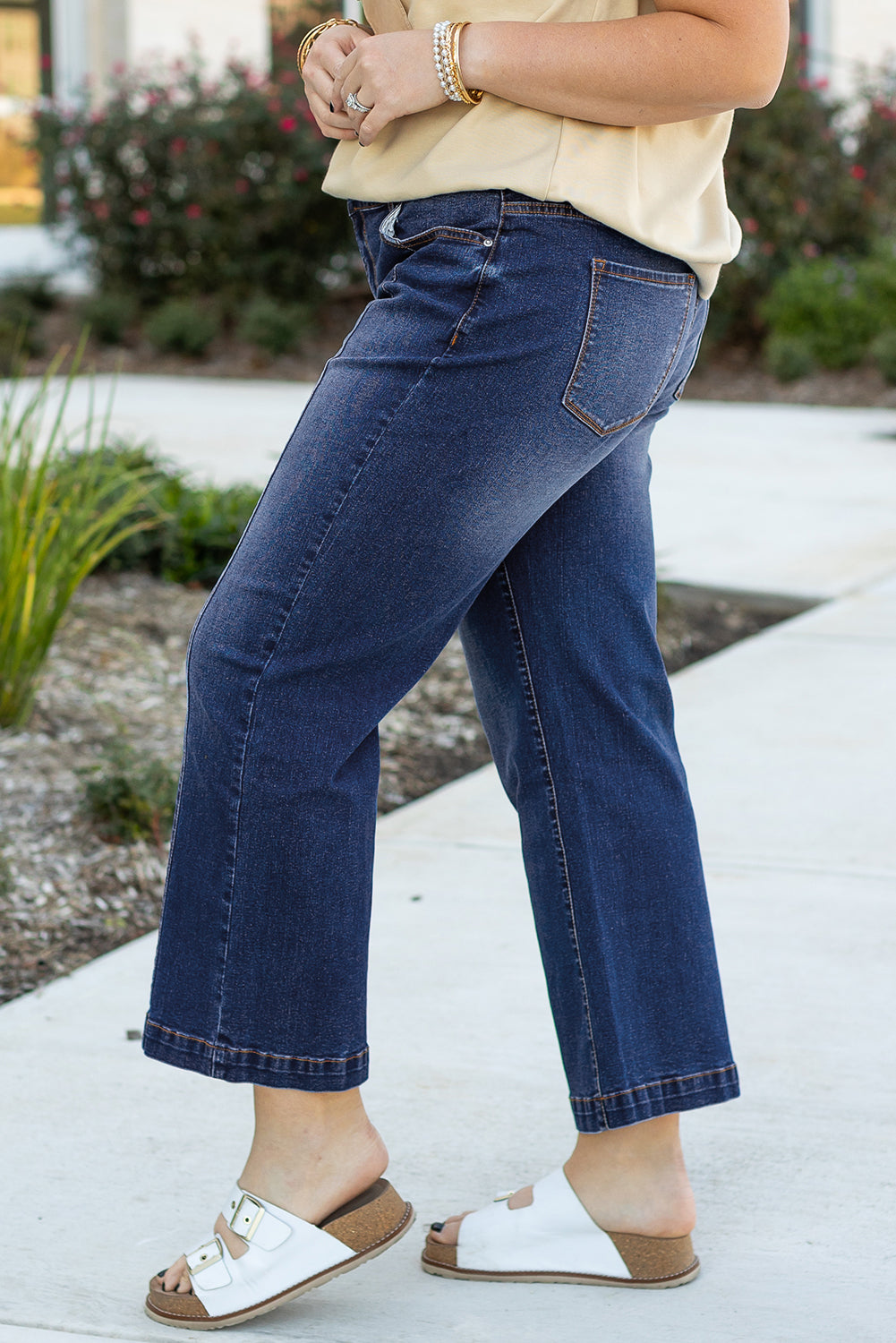 Trendy navy blue plus size wide-leg jeans