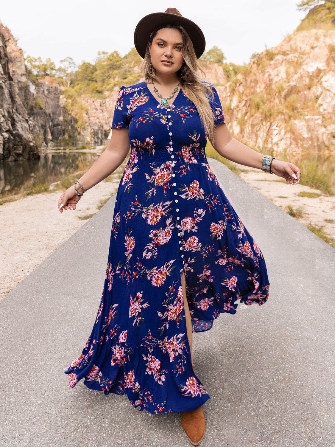 Plus Size V-Neck Maxi DressFeatures: Buttoned
Sheer: Opaque
Stretch: No stretch
Body: Not lined
Material composition: 100% viscose
Care instructions: Machine wash cold. Tumble dry low.
ImporteLove Salve -Neck Maxi Dressplus