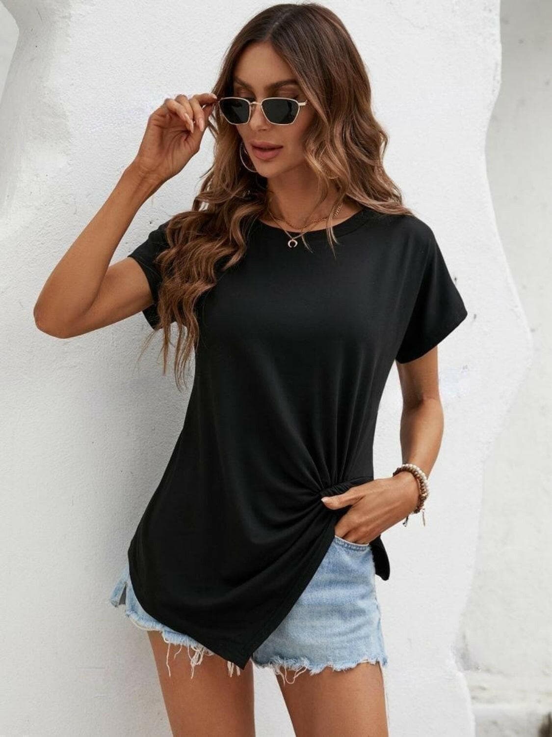 Asymmetric Hem Round Neck T-Shirt.