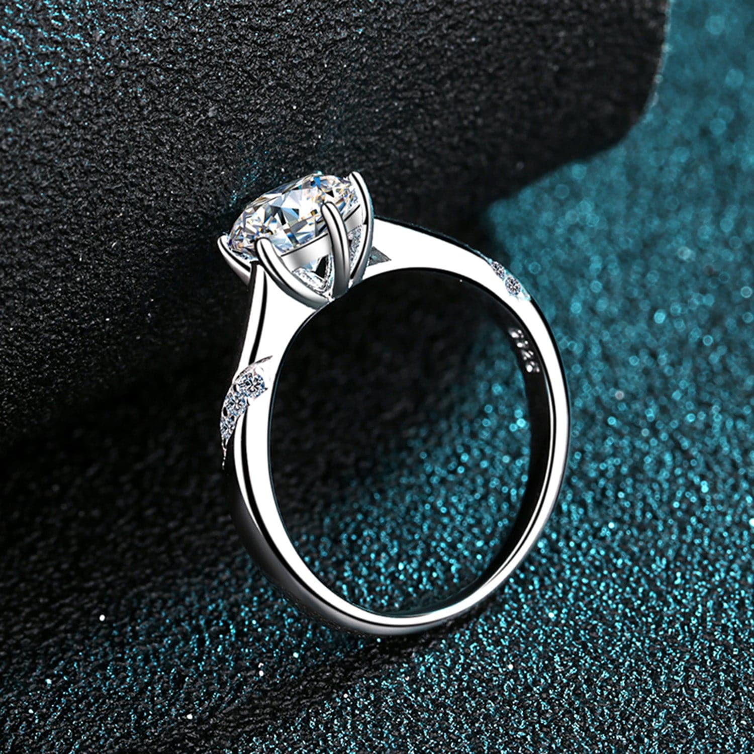 1 Carat Moissanite 925 Sterling Silver Ring.