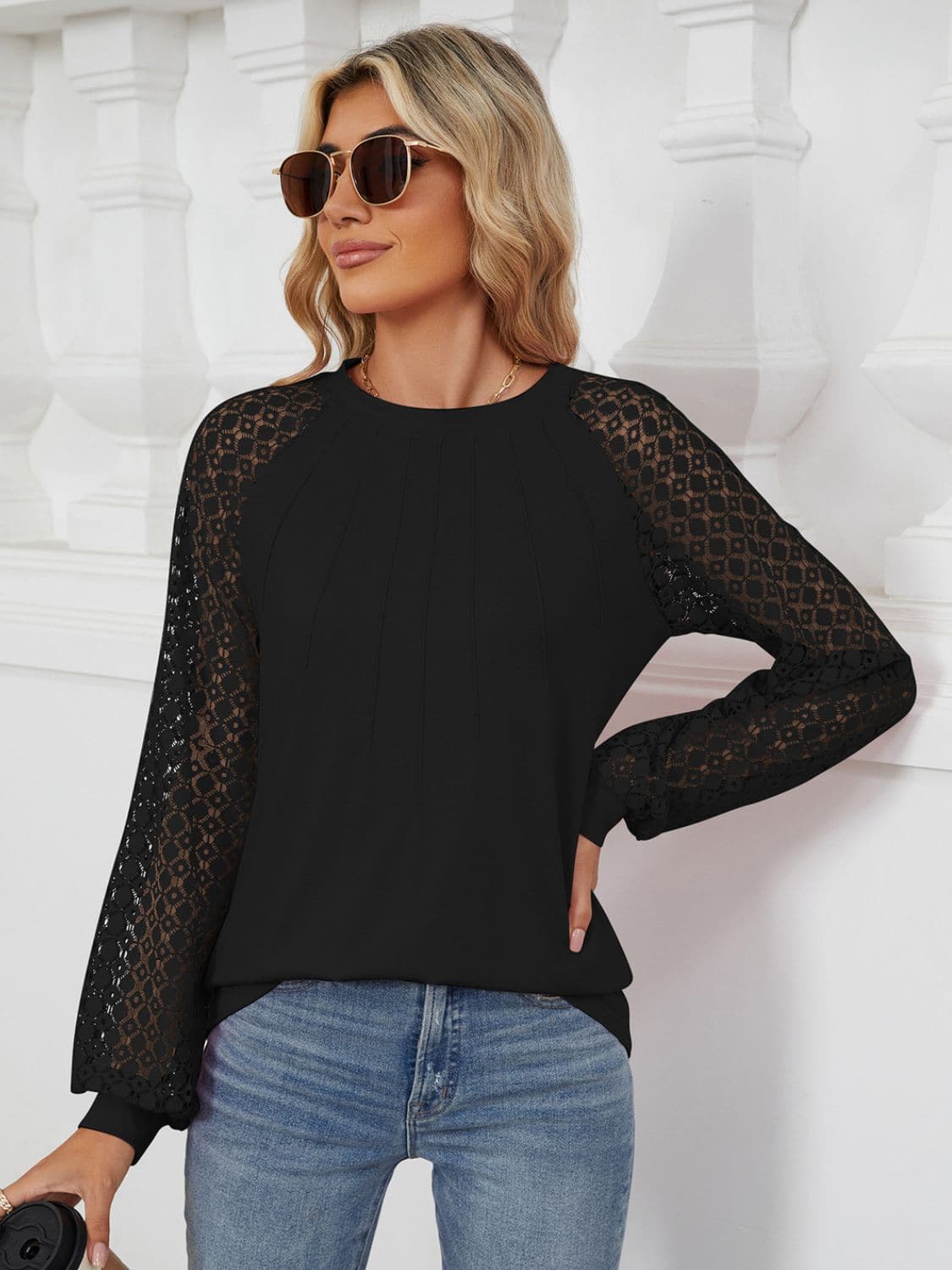 Round Neck Lace Long Sleeve Top.