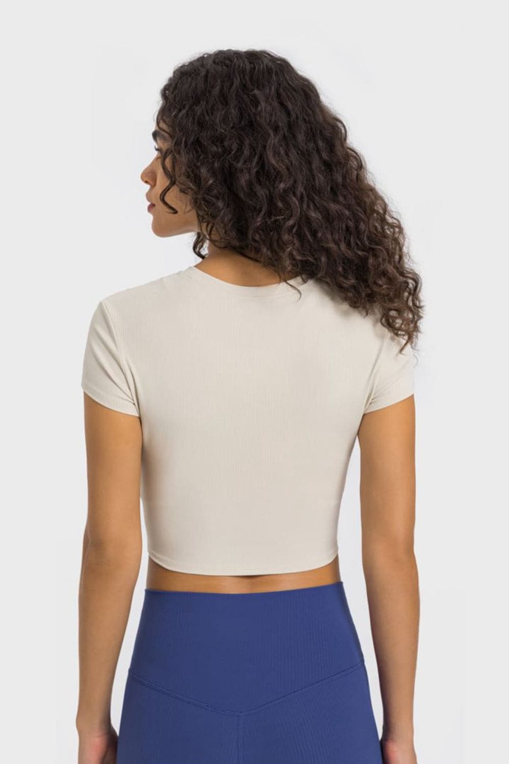 Round Neck Short Sleeve Cropped Sports T-Shirt.