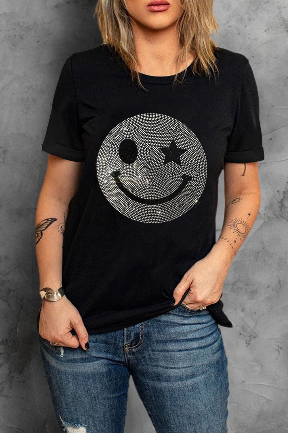 Rhinestone Smiley Round Neck Short Sleeve T-Shirt.