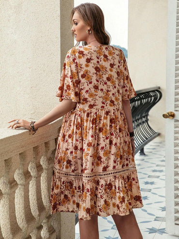 Plus Size Floral Crochet Flutter Sleeve DressPlus Size Floral Crochet Flutter Sleeve Dress
 Elevate your wardrobe with our Plus Size Floral Crochet Flutter Sleeve Dress!
 
 
Chic Design: Embrace a basic style wLove Salve Size Floral Crochet Flutter Sleeve Dressplus