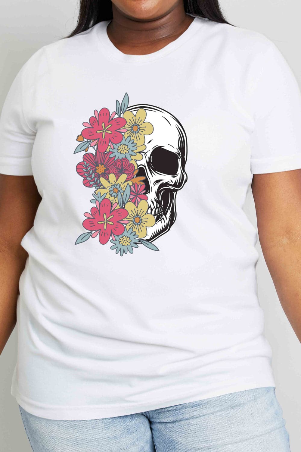 Casual cotton t-shirt with vibrant skull graphic