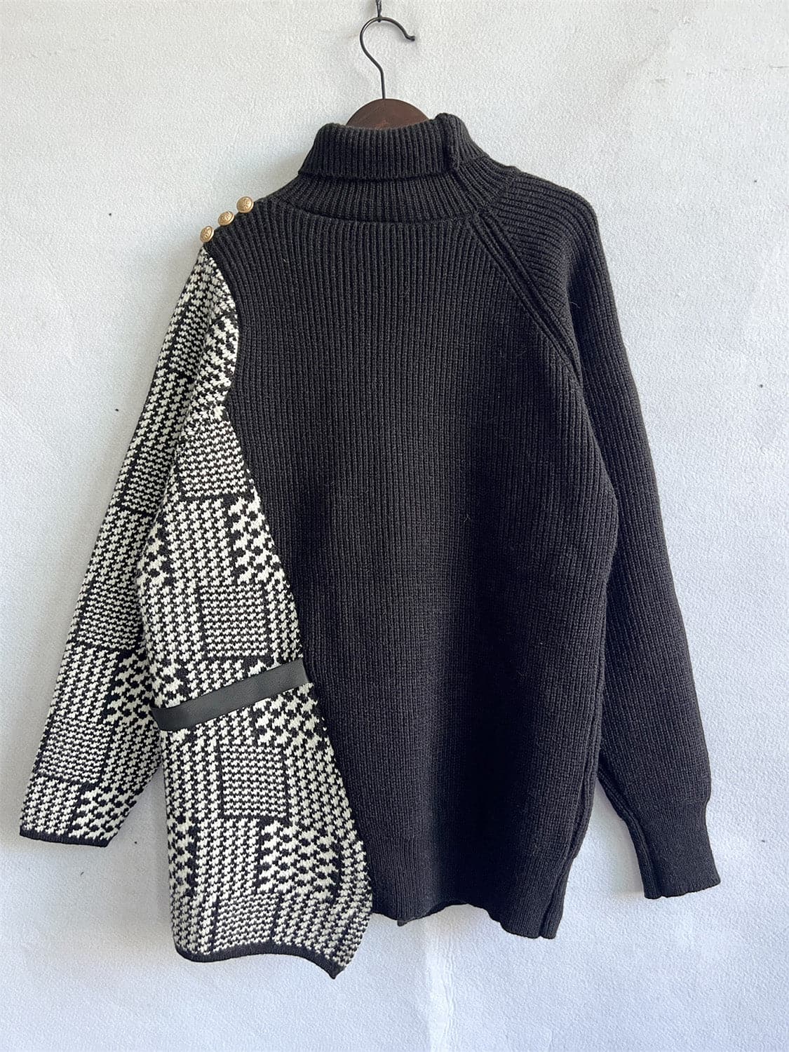 Houndstooth Turtleneck Long Sleeve Slit Sweater.