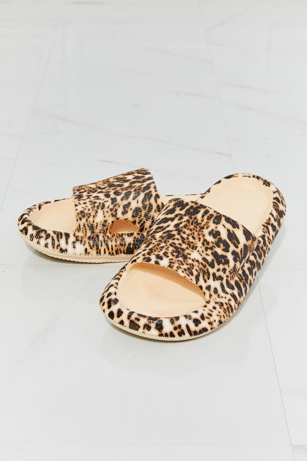 MMShoes Arms Around Me Open Toe Slide in Leopard.