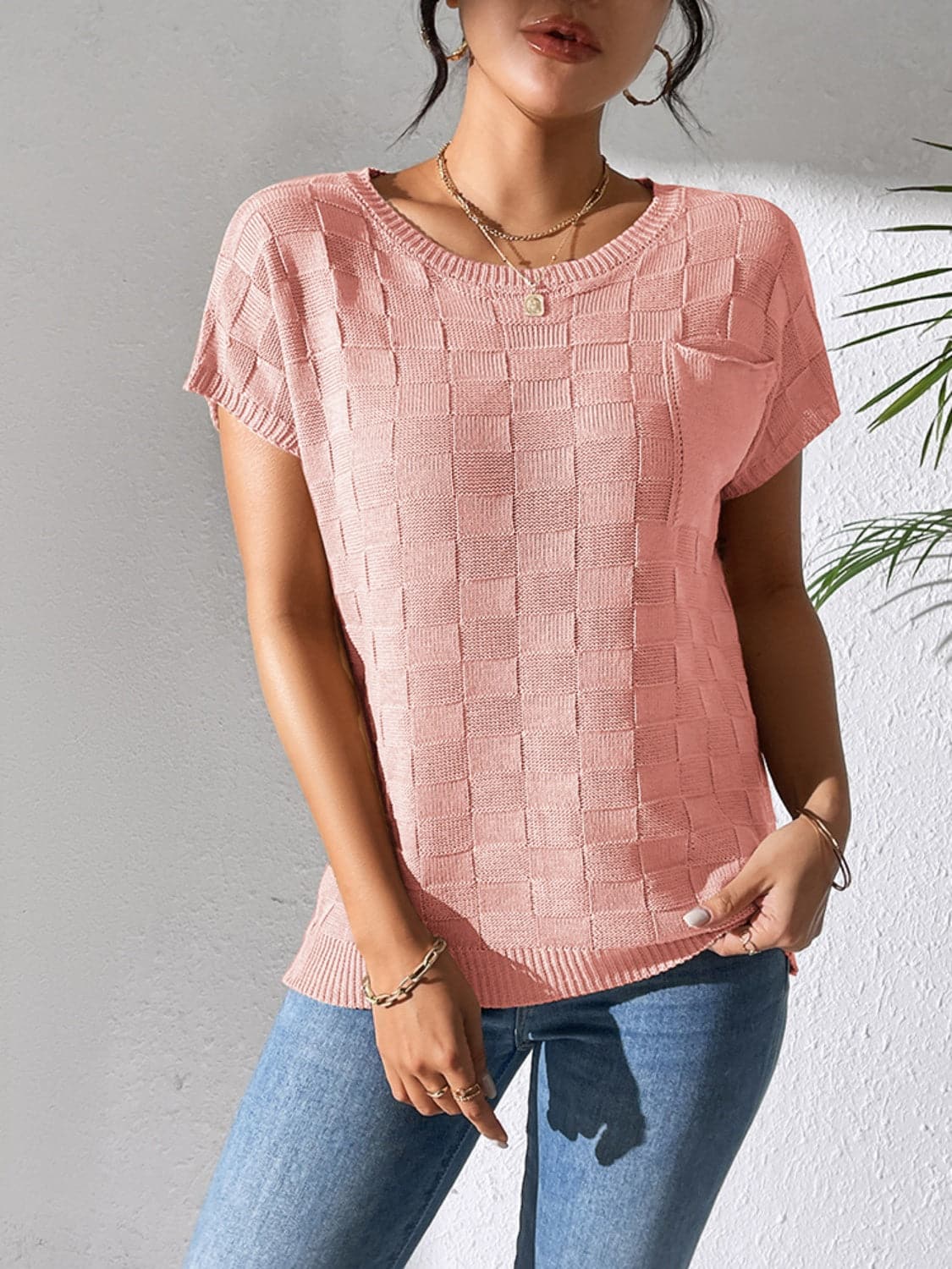 Round Neck Short Sleeve Knit Top.