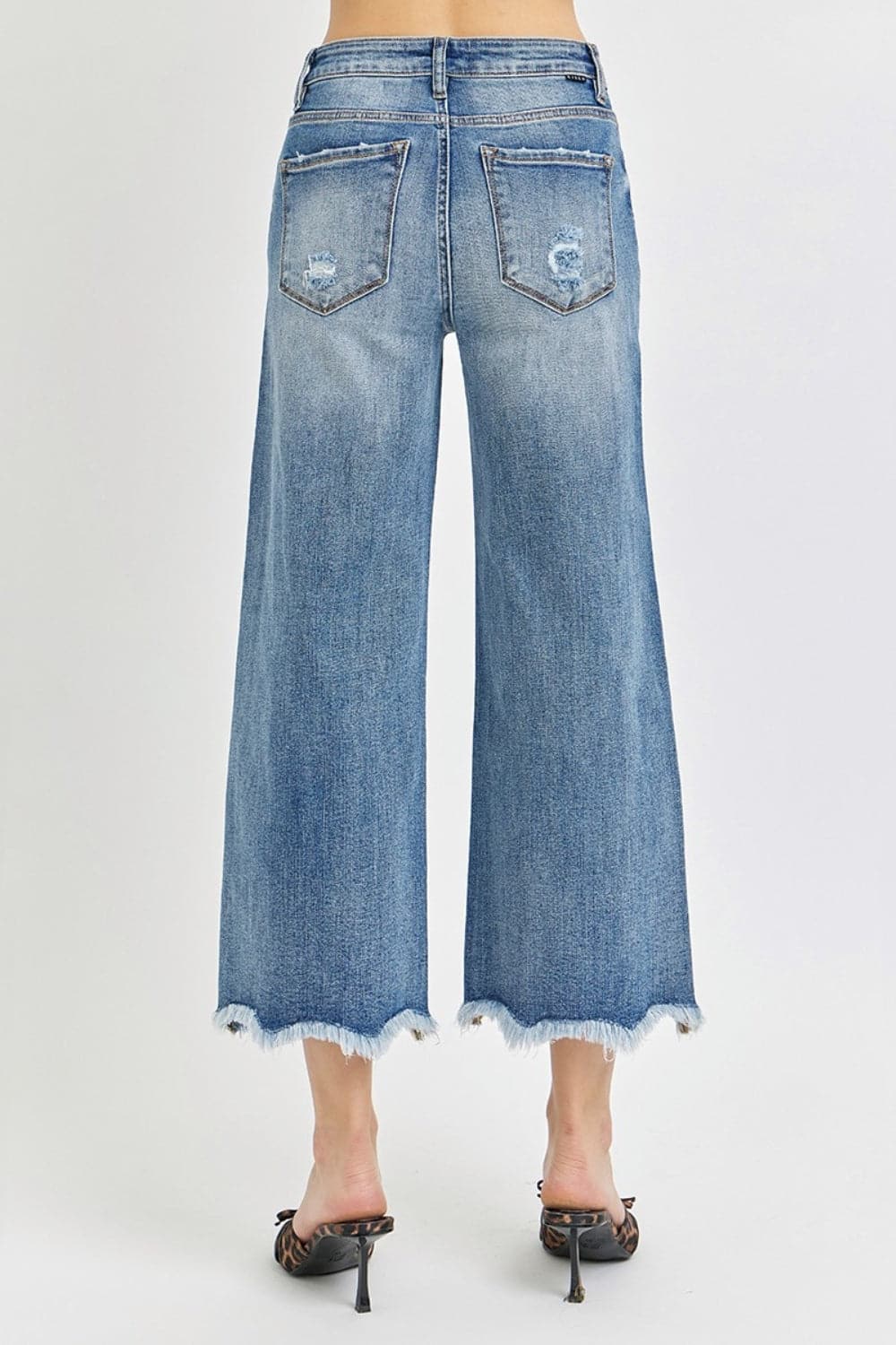 Risen High Rise Cropped Flare JeansRisen High Rise Cropped Flare Jeans

Elevate your denim game with the Risen High Rise Cropped Flare Jeans, a quintessential addition to any fashion-forward wardrobe.Love Salve Risen High Rise Cropped Flare JeansJeans