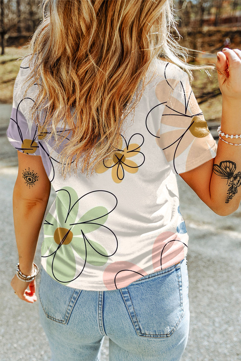 Beige floral print round neck tee for summer vibes