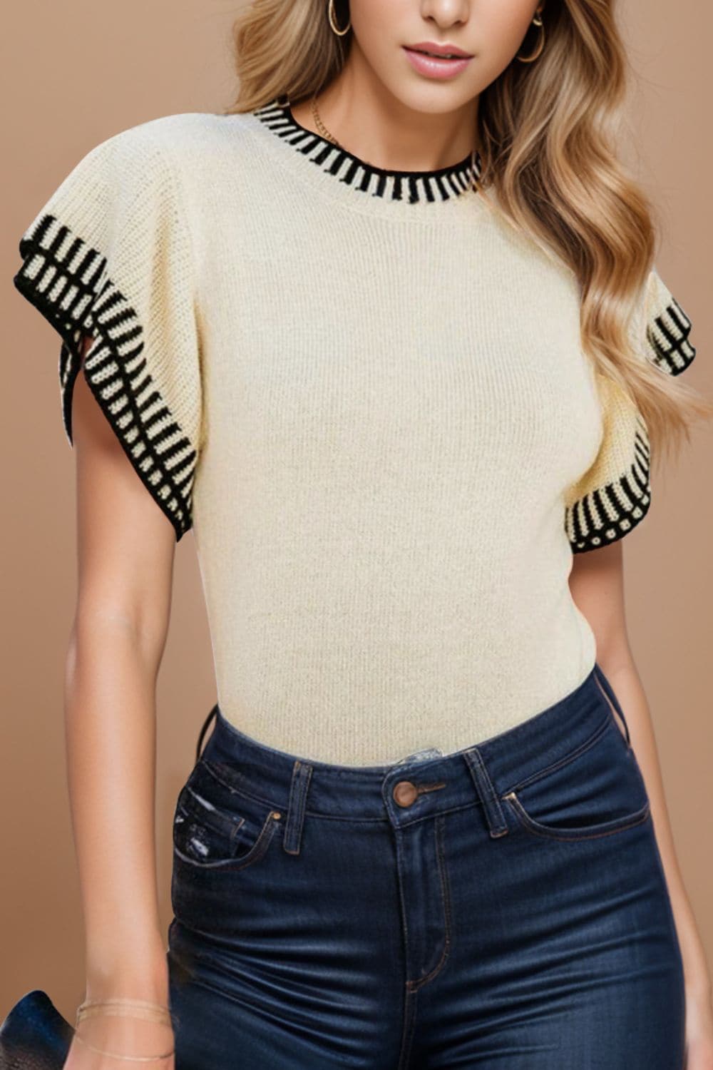 Contrast trim knit top with short sleeves, chic style, comfortable fit.