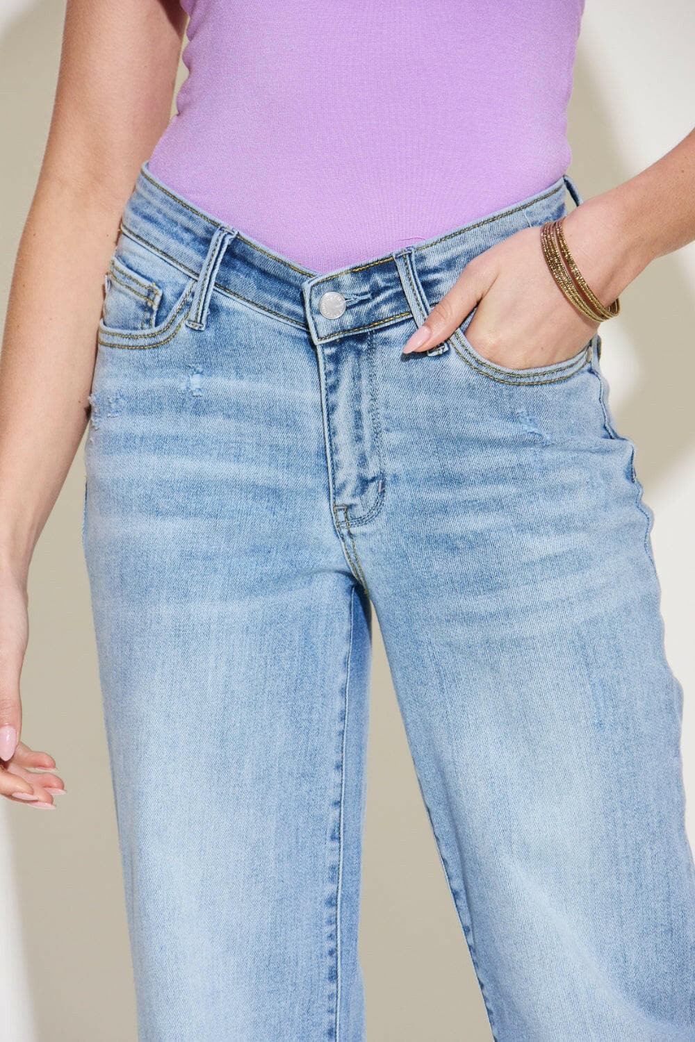 Judy Blue Full Size V Front Waistband Straight Jeans.