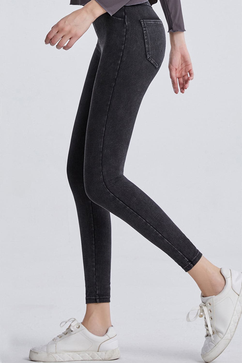 High Waist Cropped Jeans.