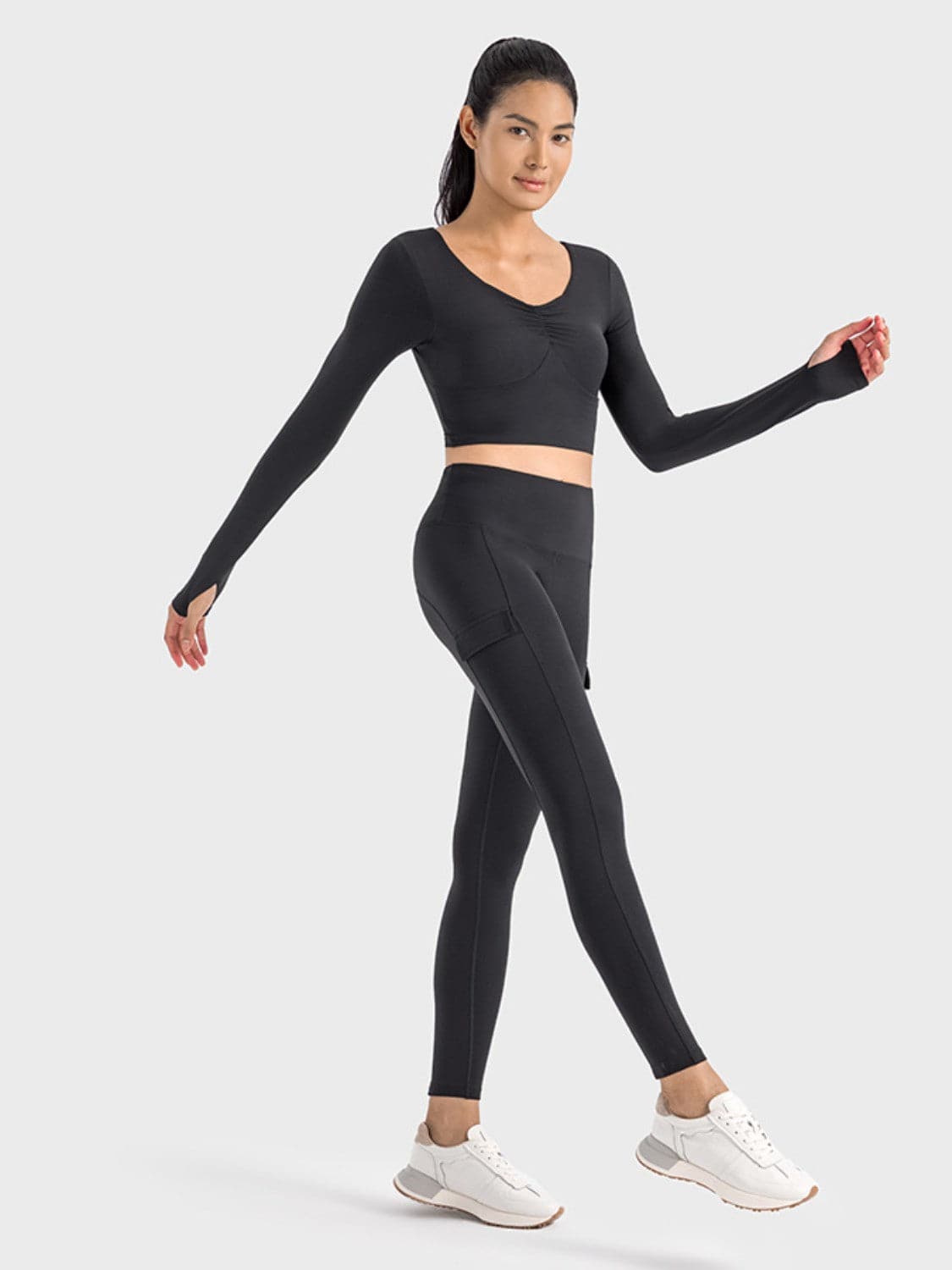 Ruched Cropped Long Sleeve Sports Top.