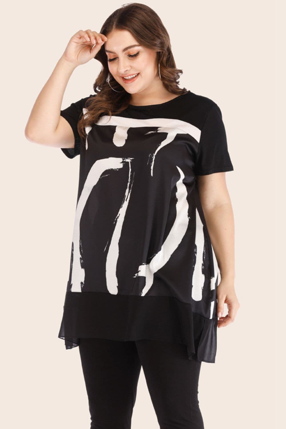 Plus Size Contrast Spliced Mesh T-Shirt and Cropped Leggings Set.