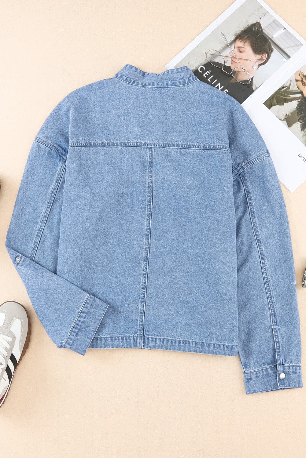 Classic pocketed long sleeve denim shirt