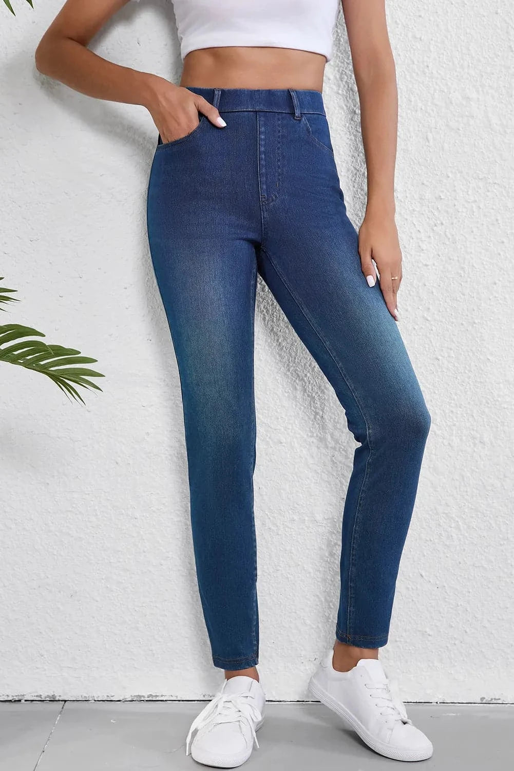 Chic High Rise Skinny Jeans with Functional Pockets