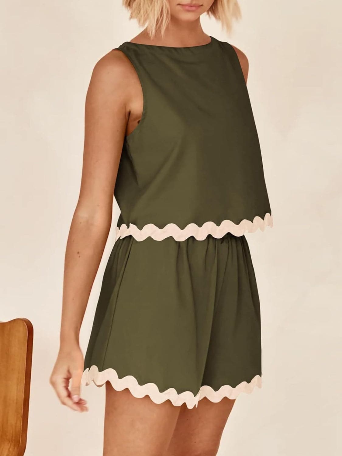 Contrast Trim Sleeveless Top and Shorts Set.