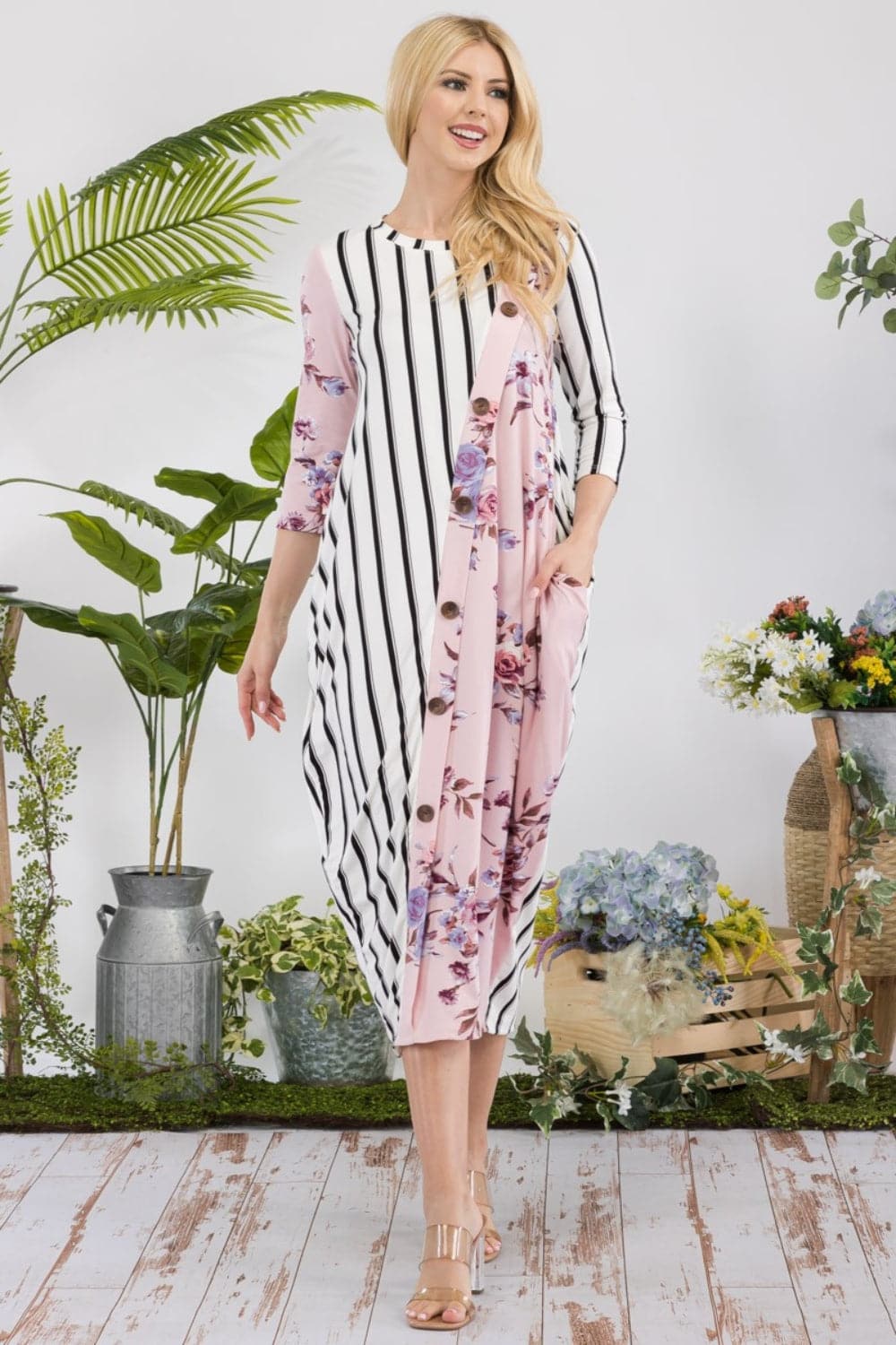 Chic floral and striped midi-dress with pockets for every occasion