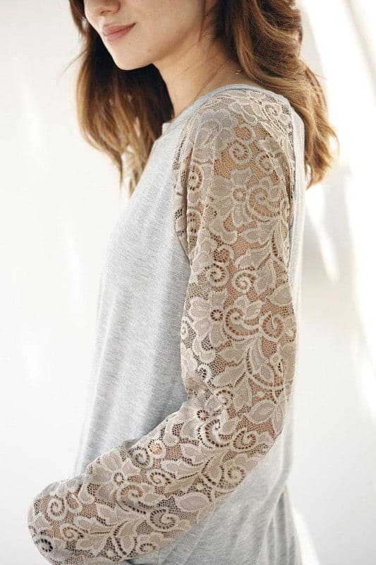 Lace Raglan Sleeve Pull over.