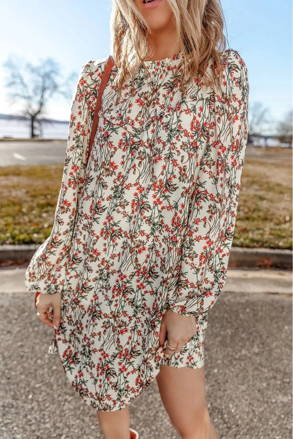 Chic floral mini dress - long sleeves