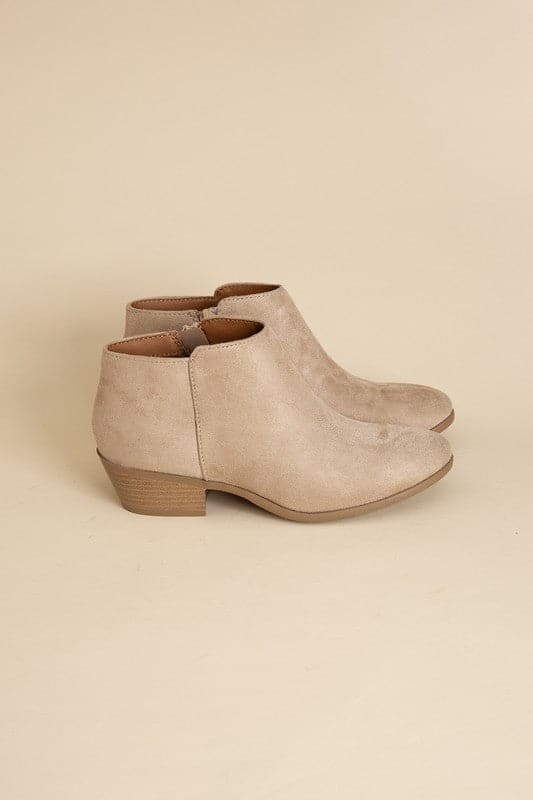 Mug Ankle Boots.