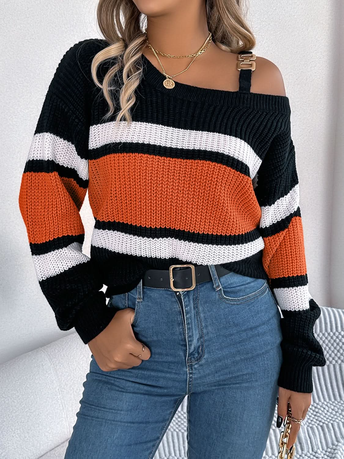 Chic asymmetrical neck sweater in color block