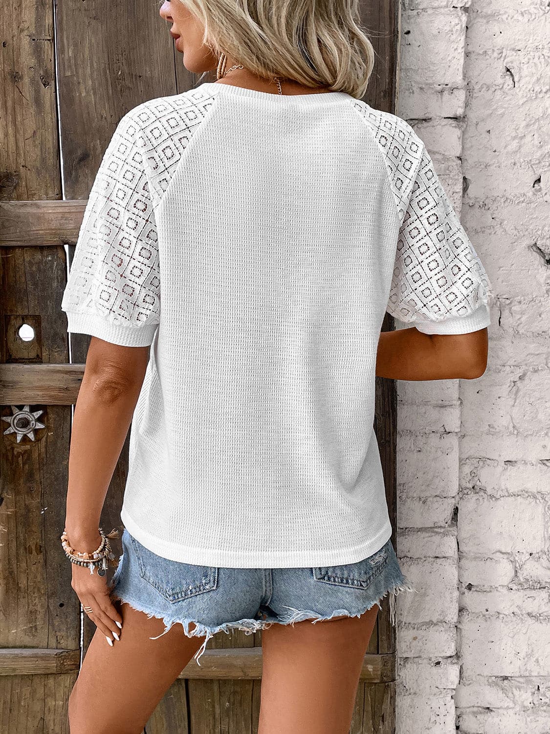 Round Neck Short Sleeve Top.