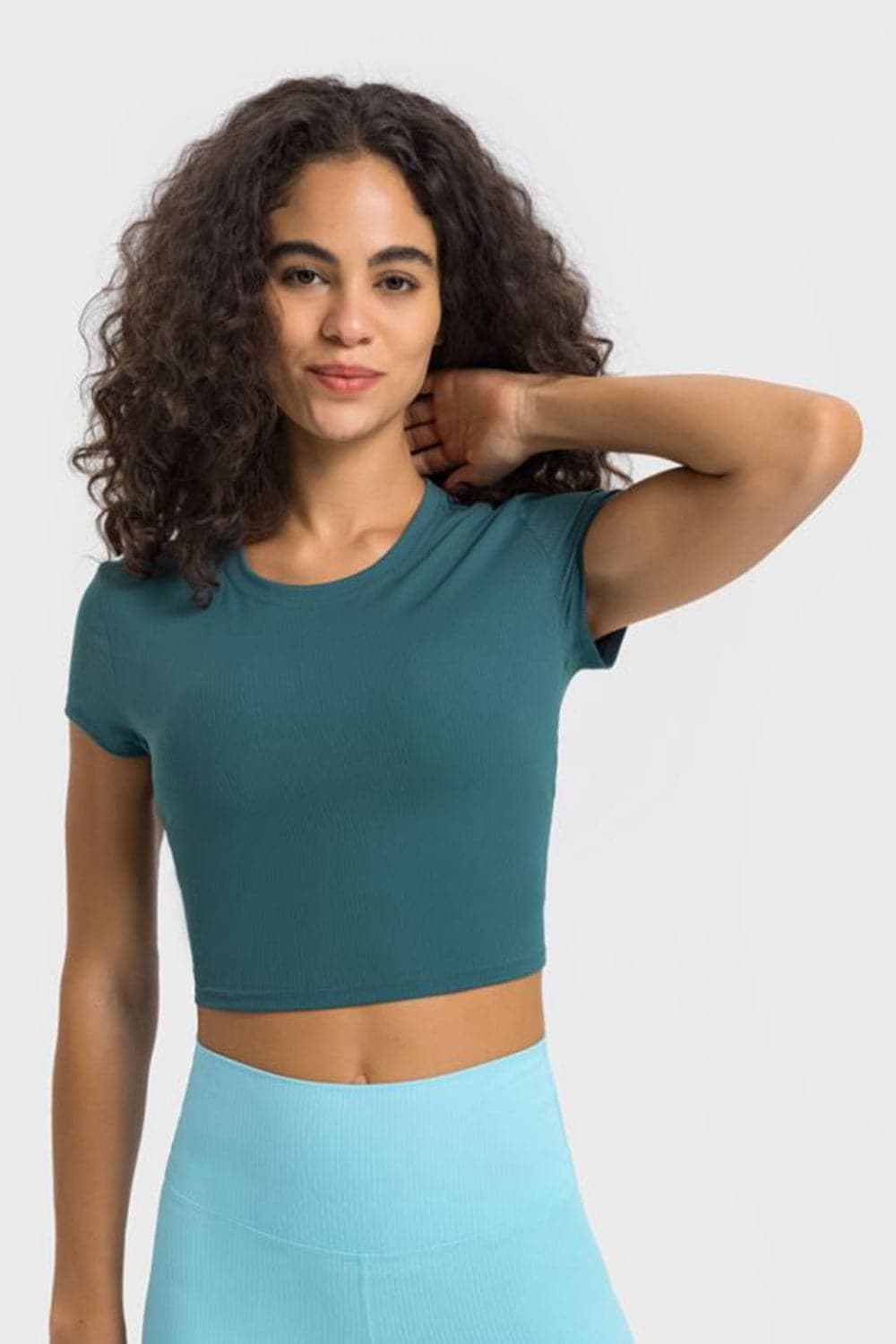 Round Neck Short Sleeve Cropped Sports T-Shirt.