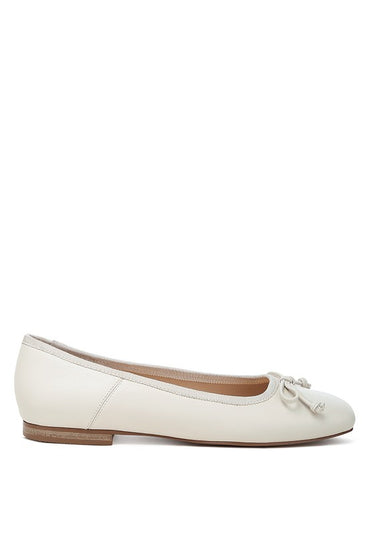 Chic square-toe ballerinas with bow detail