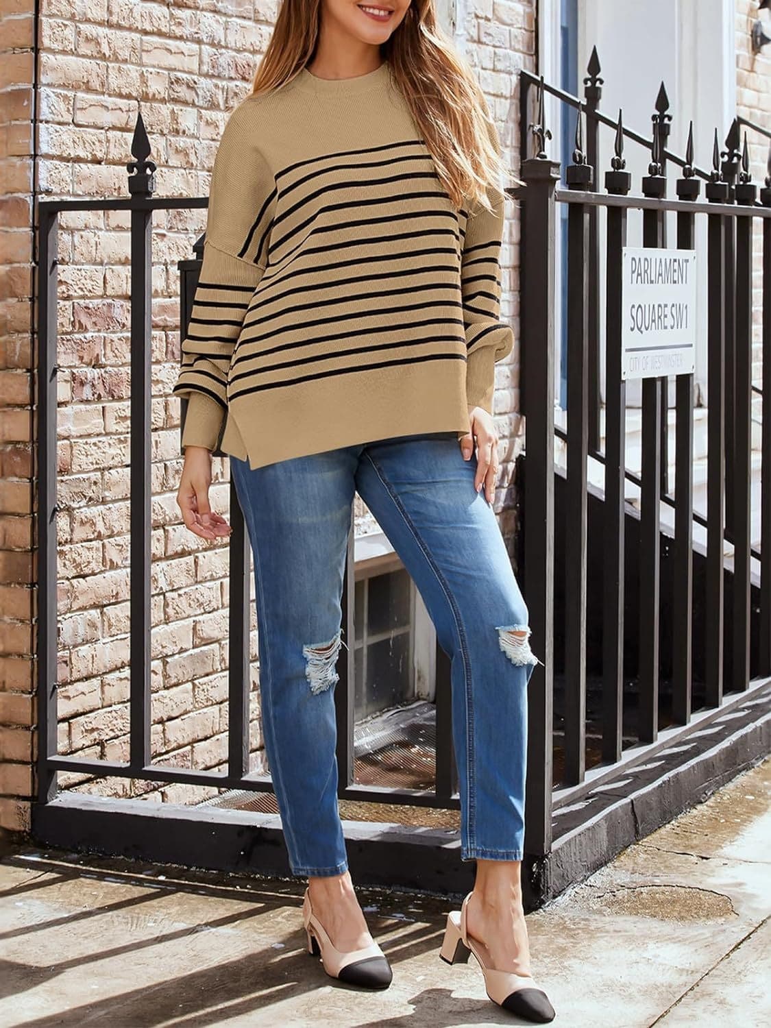 Striped Round Neck Long Sleeve Sweatshirt.