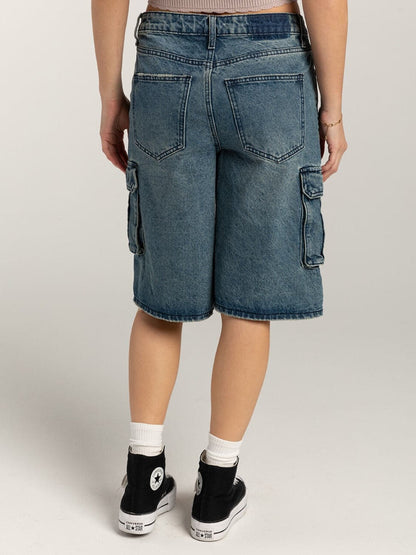 Jeansshorts mit mittelhohem Bund und Taschen