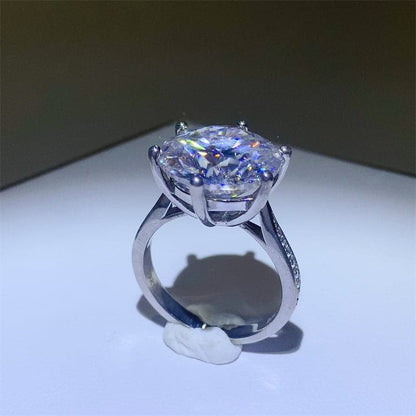 10 Carat Moissanite 925 Sterling Silver Ring.