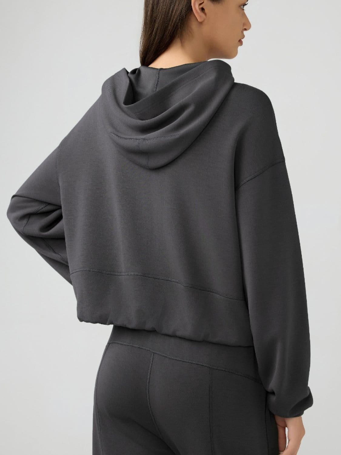 Hooded zip sweatshirt with pockets