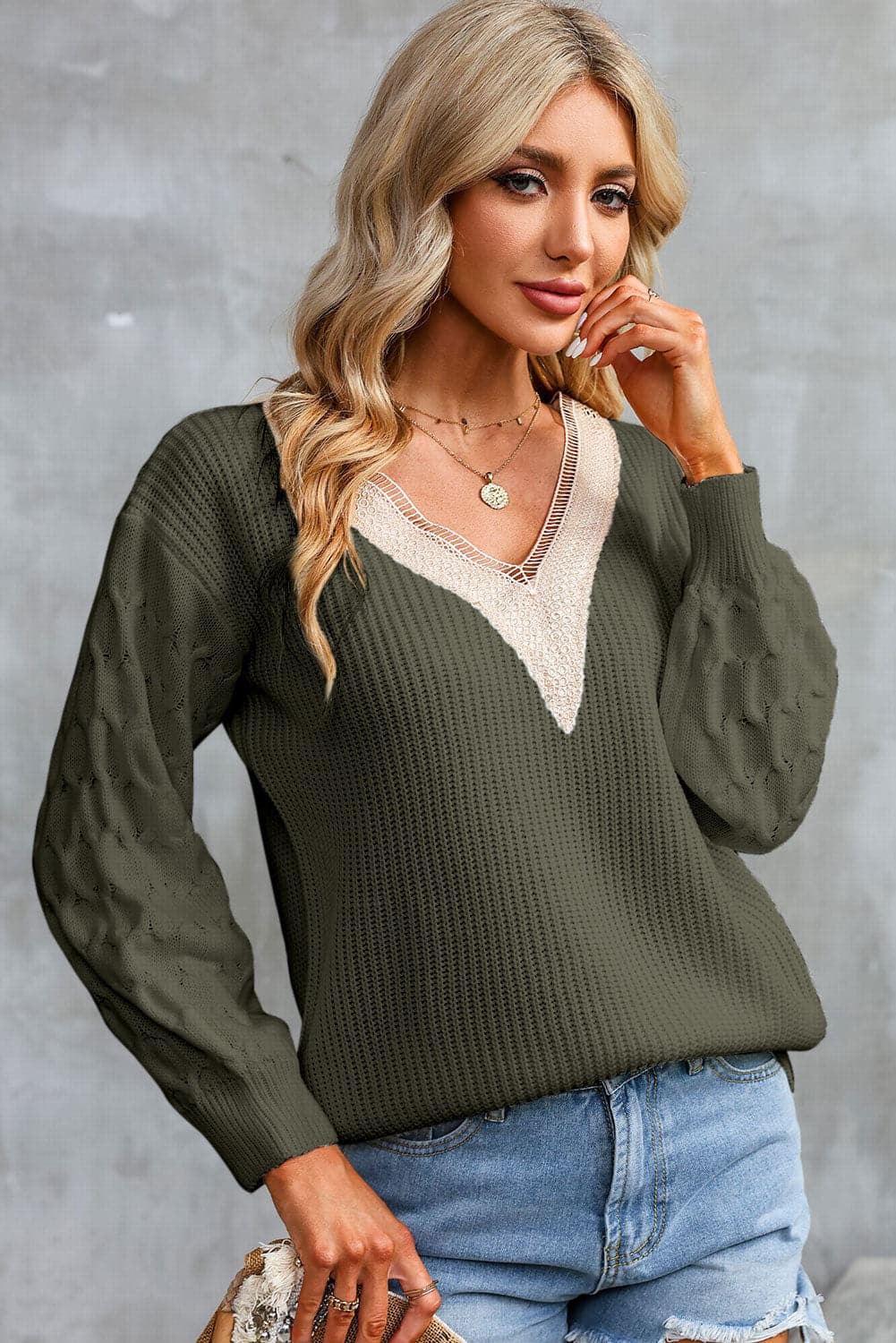 Contrast V-Neck Sweater.