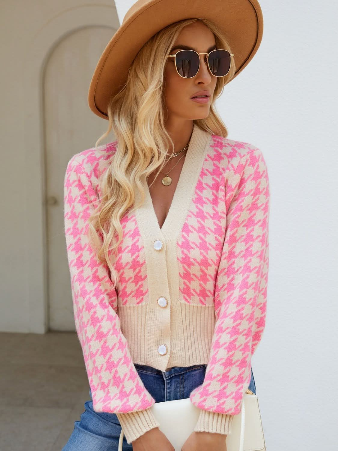 Chic houndstooth cardigan with buttons