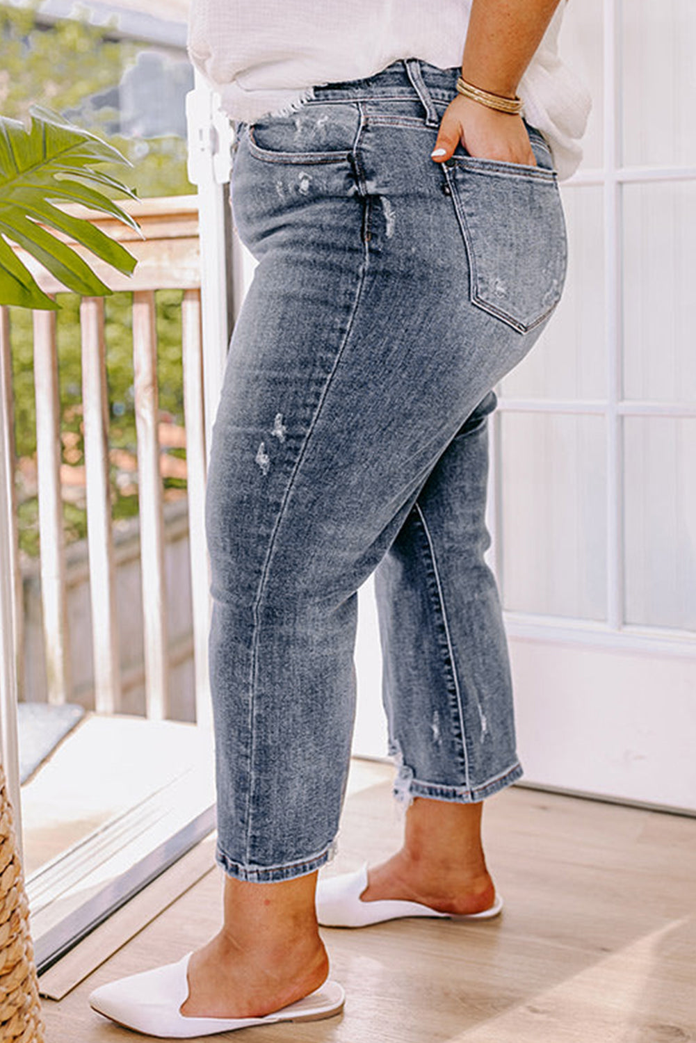 Chic grey high waist ripped jeans